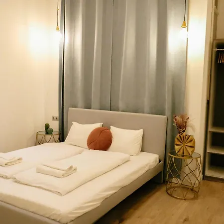 Exclusive Veres Palne By Cavaland New * Budapest