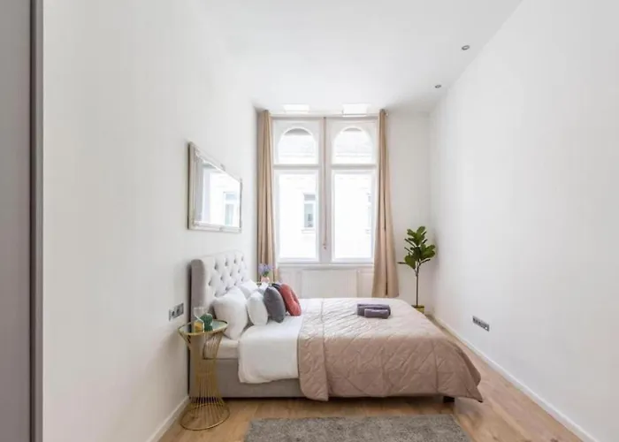 Exclusive Veres Palne By Cavaland New Apartamento *