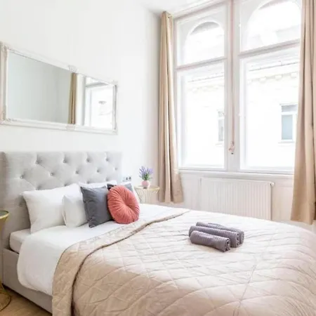 Exclusive Veres Palne By Cavaland New Appartement